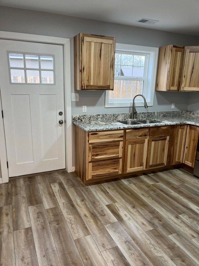 Kitchen to ext door