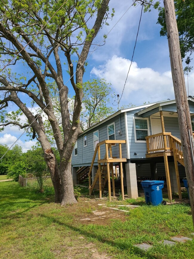 201 4th St, Rosenberg, TX 77471 - photo 6
