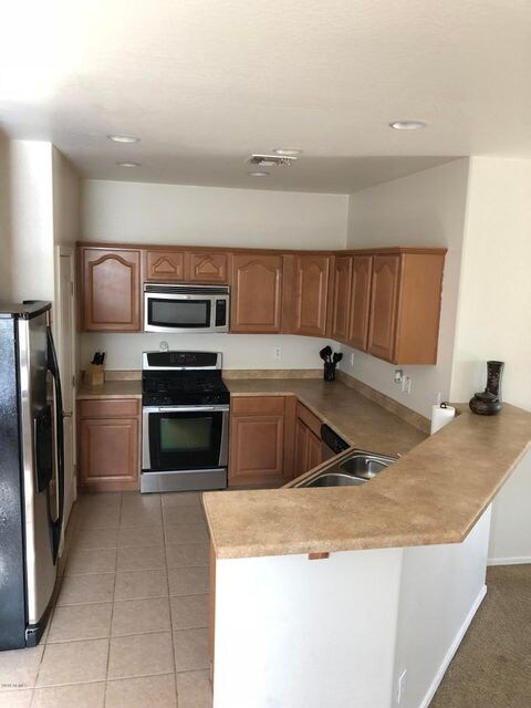 Kitchen with breakfast bar