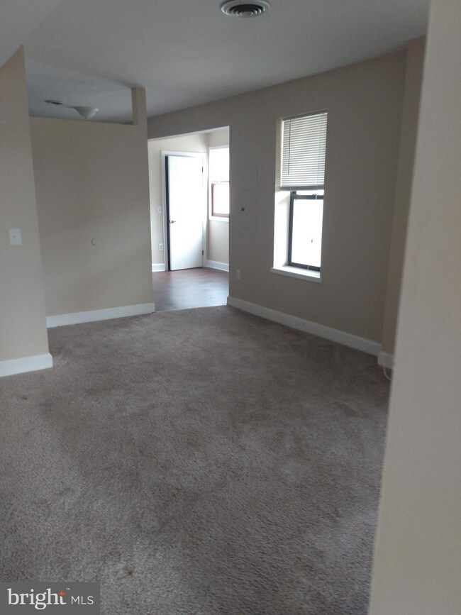 811 N Van Buren St unit 2, Wilmington, DE 19806 - photo 6