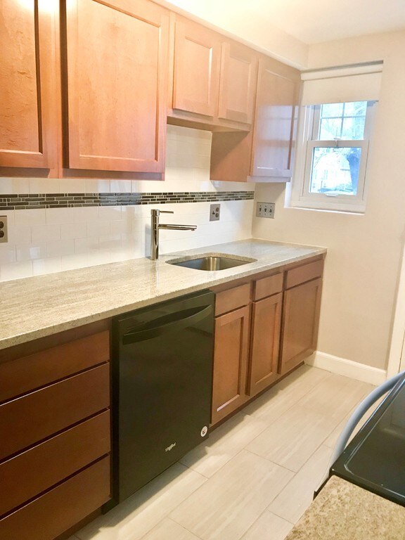 36 Emerson Gardens Rd unit 36, Lexington, MA 02420 - photo 4