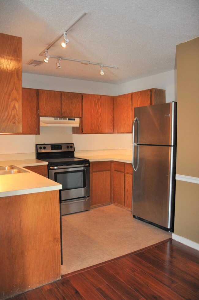 6275 Rolling Fork Rd unit B, North Charleston, SC 29406 - photo 4