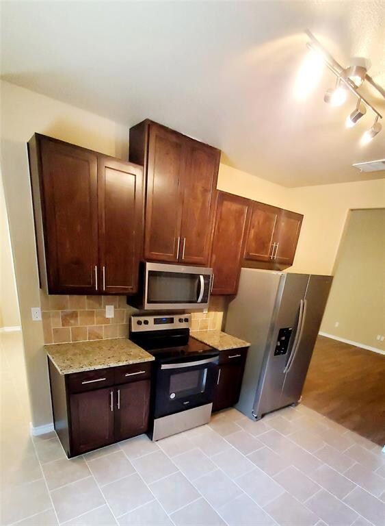 622 E 8th St, Bonham, TX 75418 - photo 4