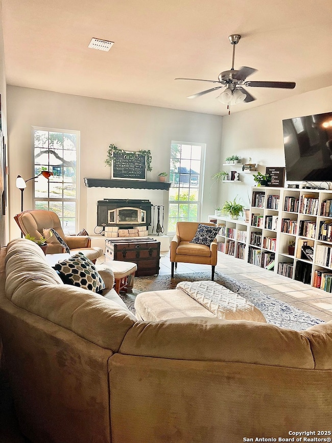 1211 Devine Dr, Devine, TX 78016 - photo 5