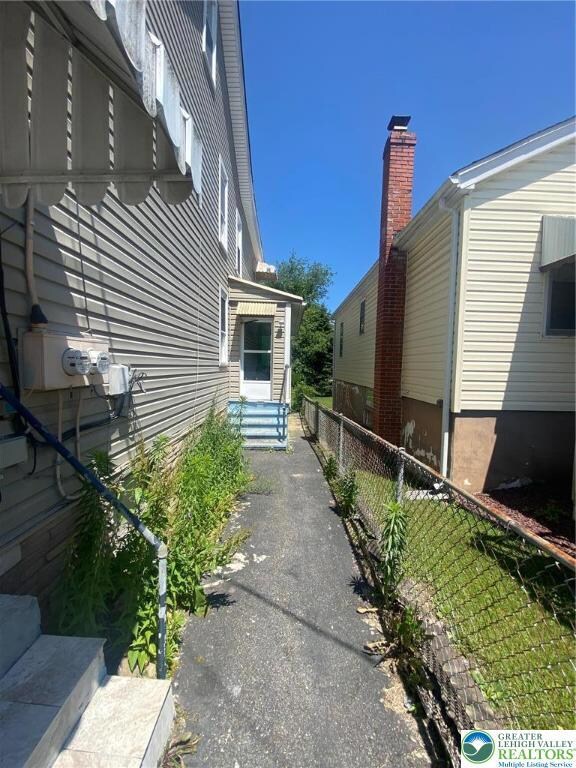 15 W High St unit 3, Coaldale, PA 18218 - photo 2