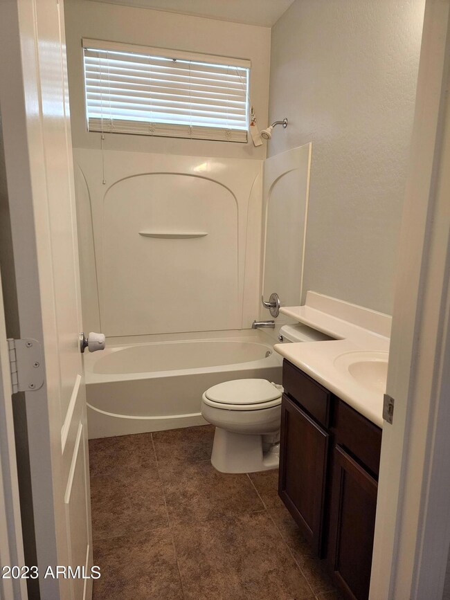 605 N 119th Dr, Avondale, AZ 85323 - photo 5