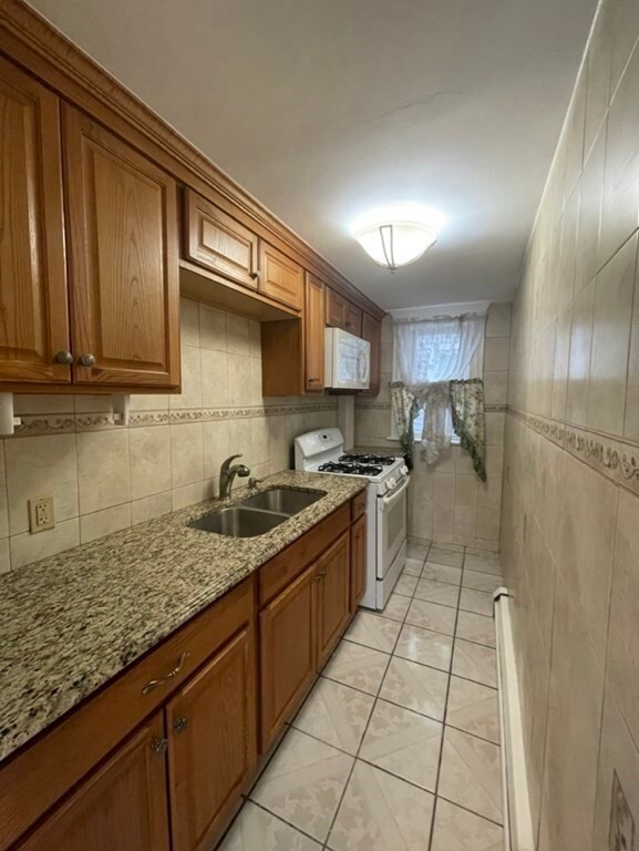 4 Conduit St unit 1, Lawrence, MA 01841 - photo 3