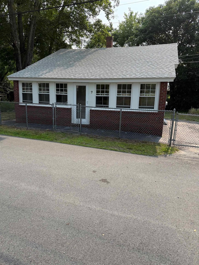 7 Porter Ave, Hudson, NH 03051 - photo 2