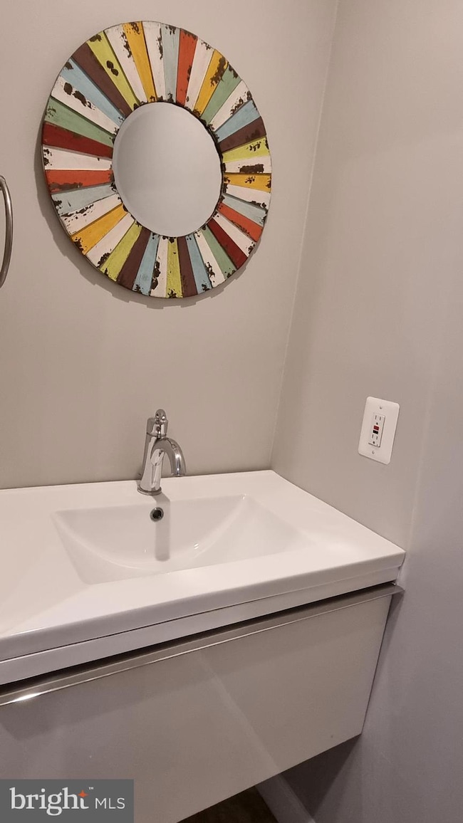 13111 Shadowbrook Ln, Fairfax, VA 22033 - photo 5