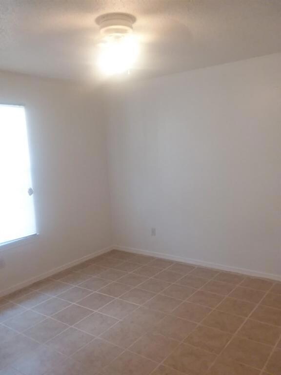 2202 Kimberly Ln, Edinburg, TX 78541 - photo 6