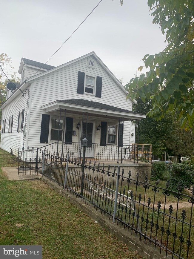 411 Carrie St, Ashland, PA 17921 - photo 2