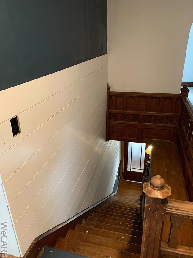 621 S Main St unit 621 1/2, Kenton, OH 43326 - photo 6