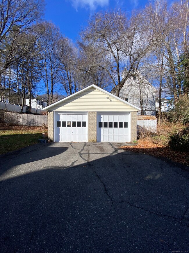 135 Elm St unit 1, Winsted, CT 06098 - photo 4