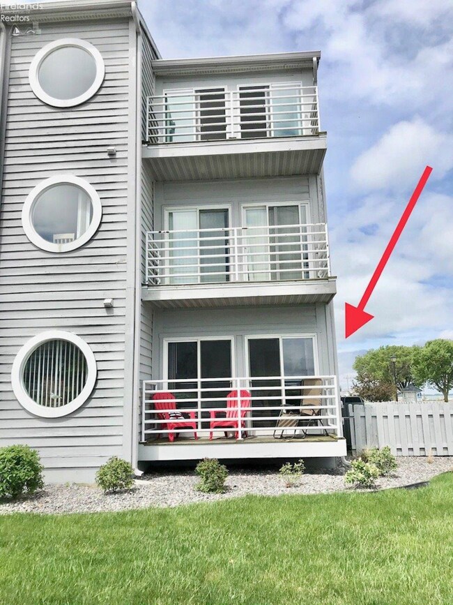 158 Clinton Reef Dr unit 158, Port Clinton, OH 43452 - photo 2