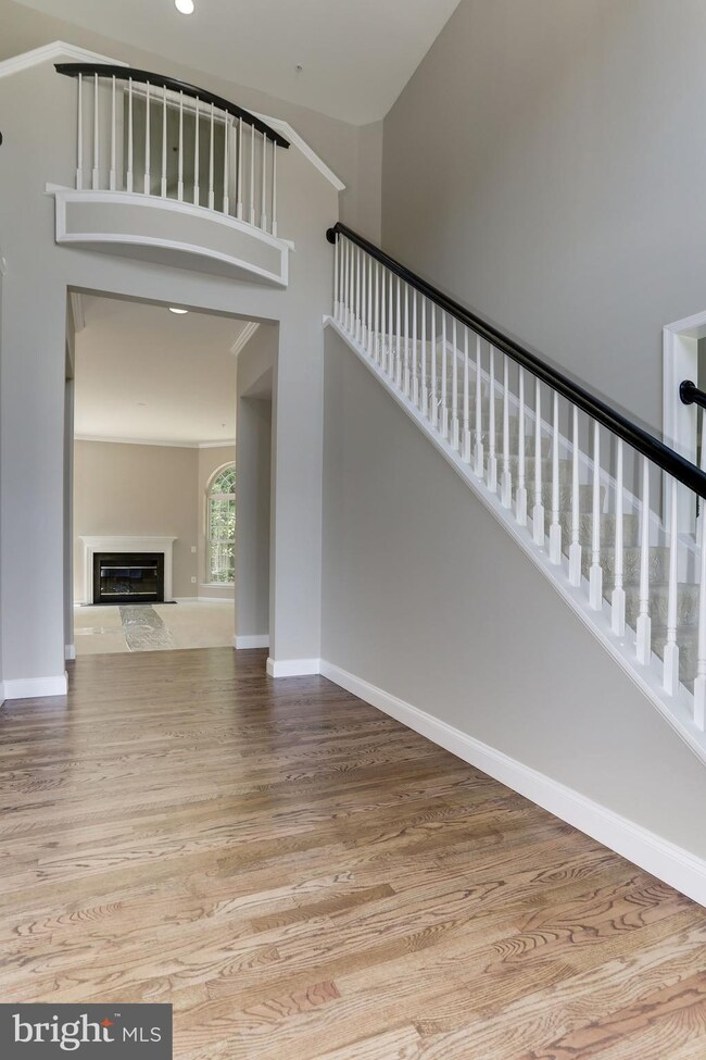 11400 Covered Bridge Ct, Glenn Dale, MD 20769 - photo 2