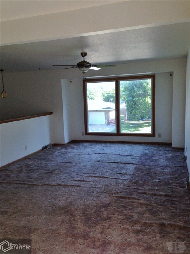 106 Swanson Dr, Shenandoah, IA 51601 - photo 4