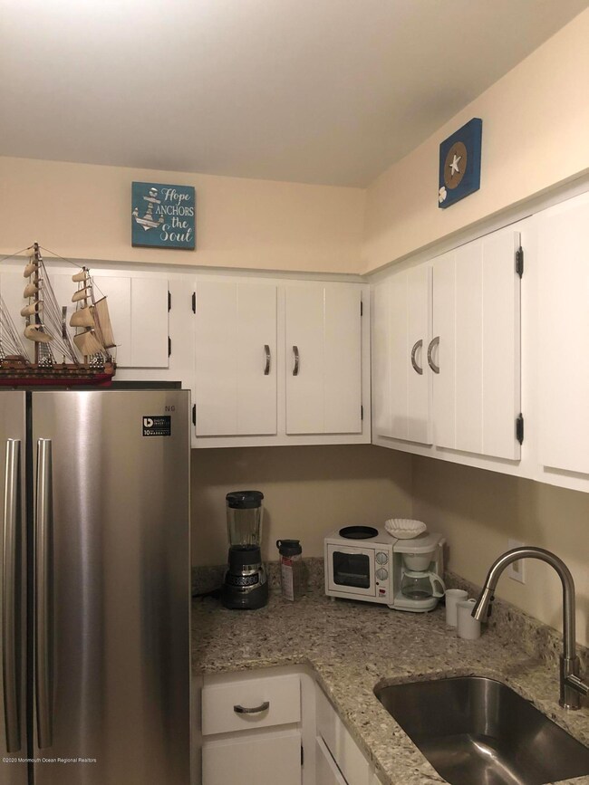 Yacht Harbor unit B19, Sea Bright, NJ 07760 - photo 4