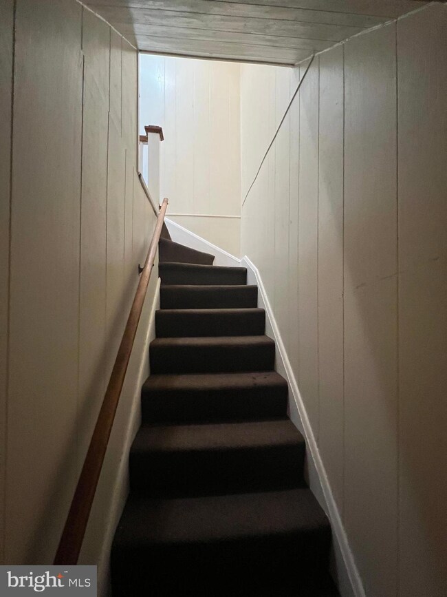 5410 Clover Rd unit 2, Baltimore, MD 21215 - photo 4