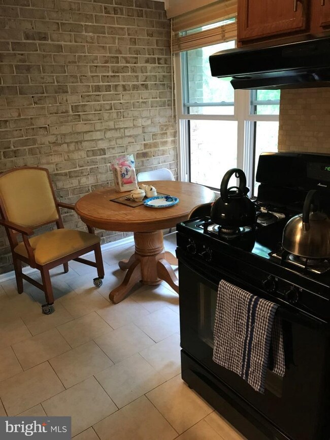 3352 Huntley Square Dr unit A, Temple Hills, MD 20748 - photo 6