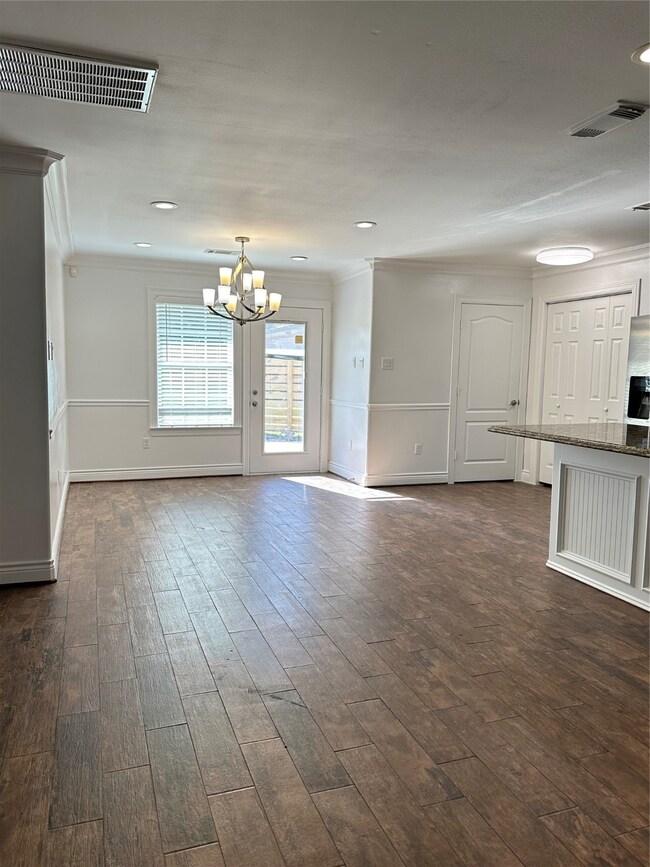 8246 Lanham Ln unit A, Houston, TX 77075 - photo 5