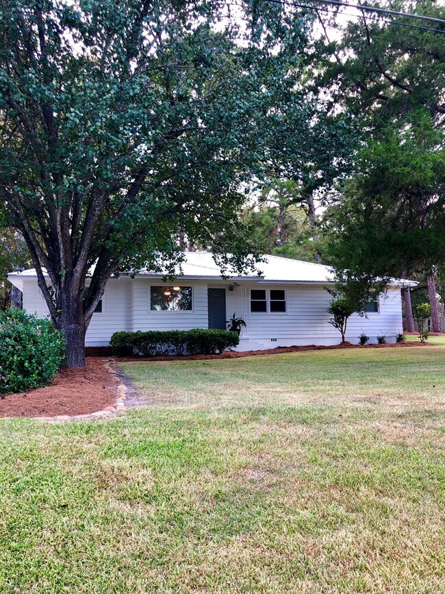 73 Duren Dr, Thomasville, GA 31757 - photo 2