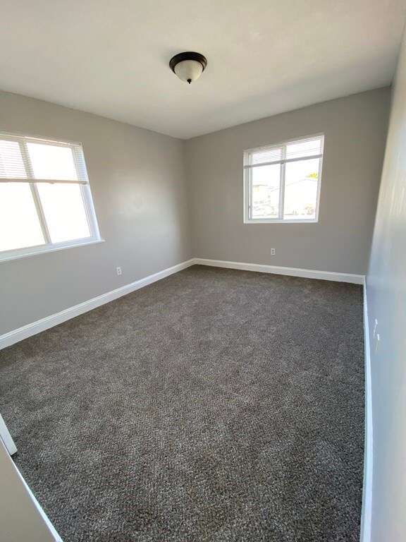 215 Glasgow St unit 5, Fall River, MA 02721 - photo 3