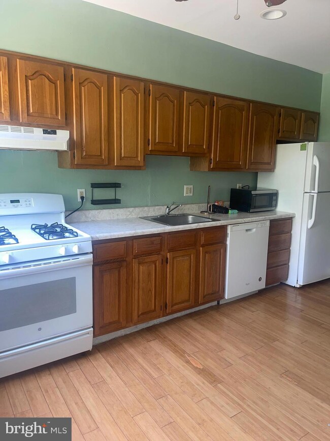 212 Baldwin St, Philadelphia, PA 19127 - photo 5