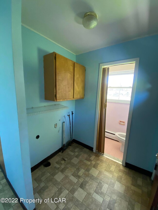 58 Dagobert St, Wilkes Barre, PA 18702 - photo 6