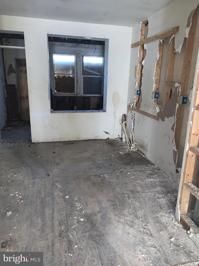 308 S Smallwood St, Baltimore, MD 21223 - photo 5