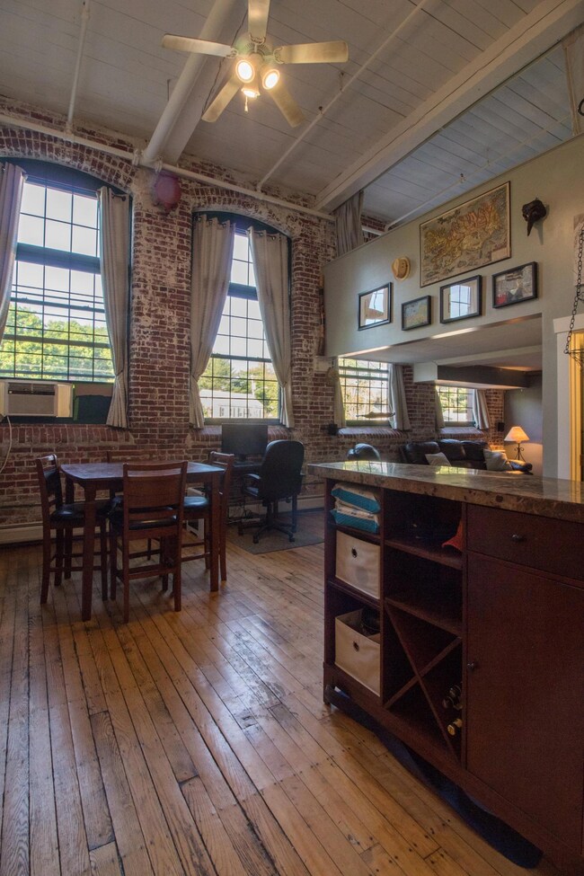 211 Dining Room 1