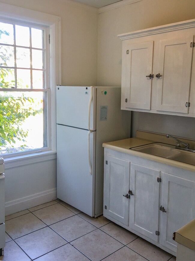 804 Walker St unit 9, Columbia, TN 38401 - photo 3