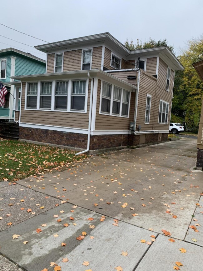 1106 S Park St, Kalamazoo, MI 49001 - photo 2