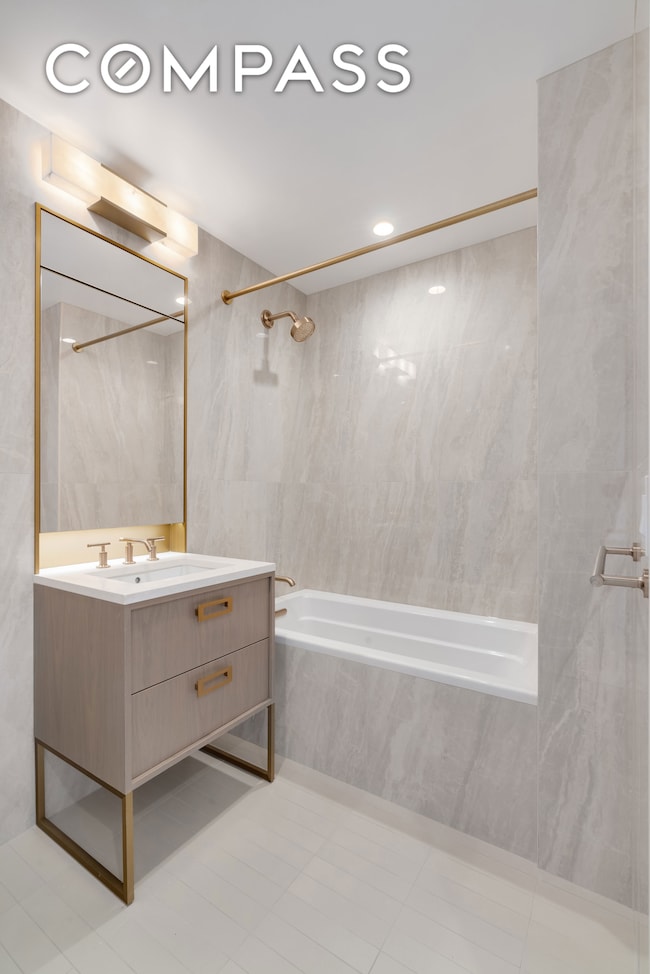 Skyline Tower unit 507, Long Island City, NY 11101 - photo 4