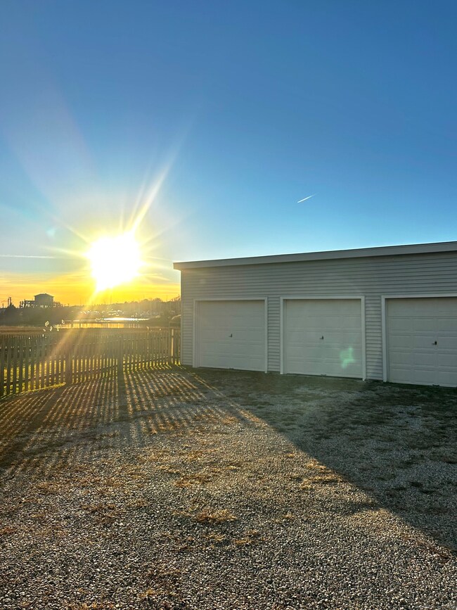 20 Jackson Ave unit 1, Mystic, CT 06355 - photo 4