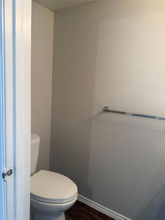 1802 River Crossing Cir unit C, Austin, TX 78741 - photo 4