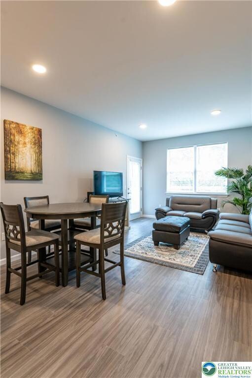 948 N Front St unit C-2, Allentown, PA 18102 - photo 3