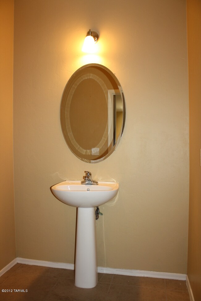 1/2 Bathroom