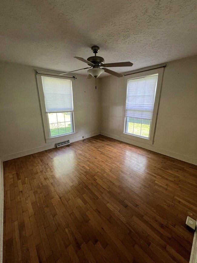 1364 Saint Clairs Creek Rd, Chilhowie, VA 24319 - photo 6