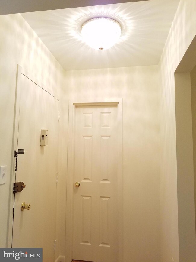 3535 Chevy Chase Lake Dr unit 105, Chevy Chase, MD 20815 - photo 5