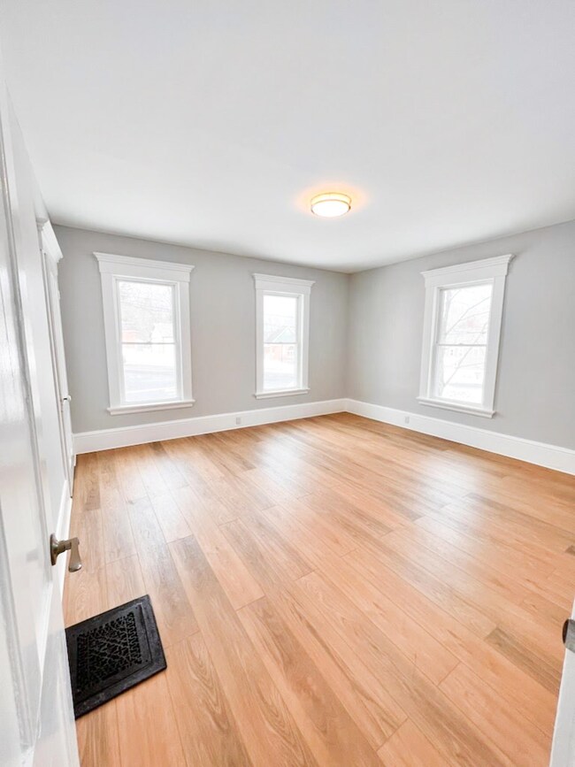 178 Pleasant St unit 1, Claremont, NH 03743 - photo 6