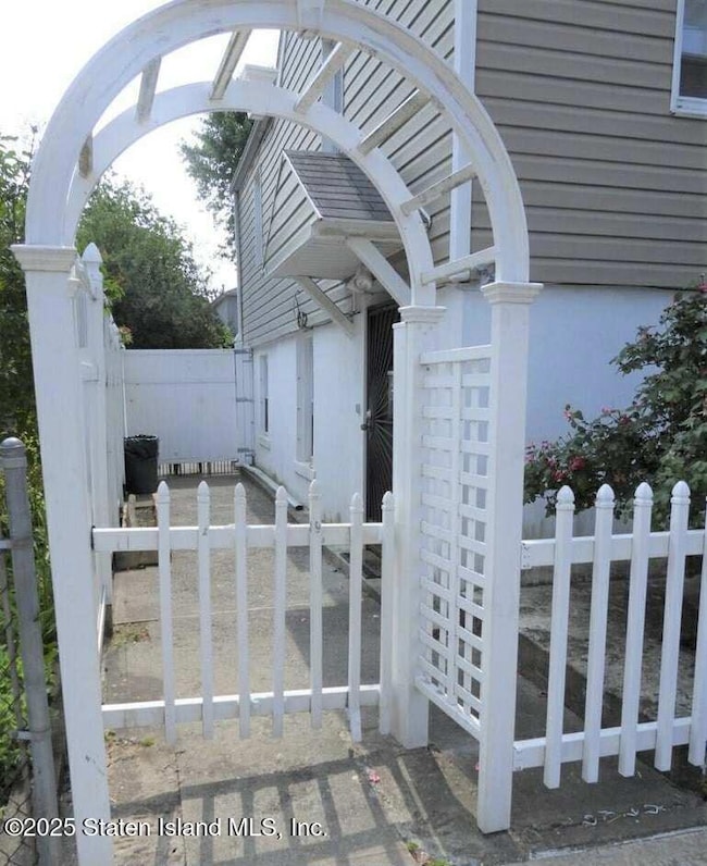 267 Gordon St, Staten Island, NY 10304 - photo 4