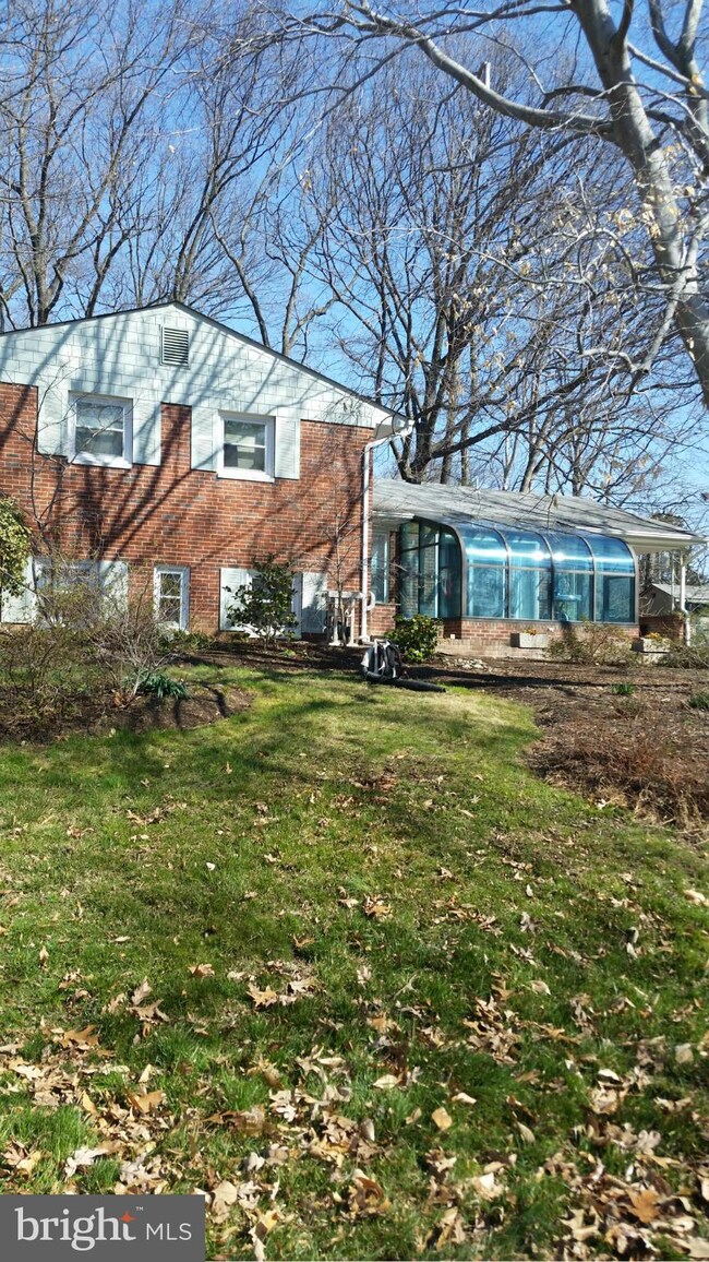 5910 Merritt Place, Falls Church, VA 22041 - photo 2