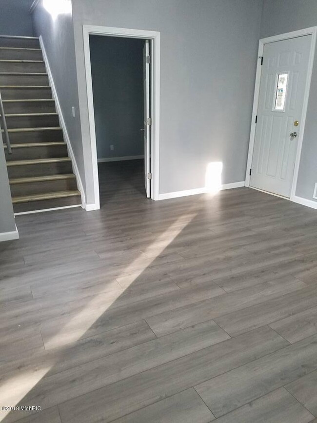 2231 E Main St, Kalamazoo, MI 49048 - photo 6