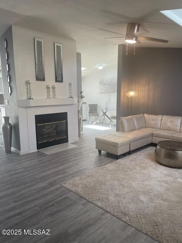 m-living-towards-fire-place