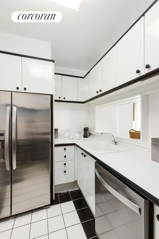 CitySpire unit 4605, New York, NY 10019 - photo 6