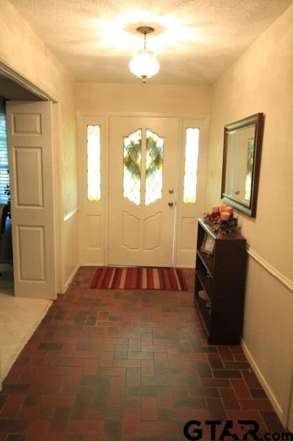 1607 1607 Yosemite, Tyler, TX 75703 - photo 2