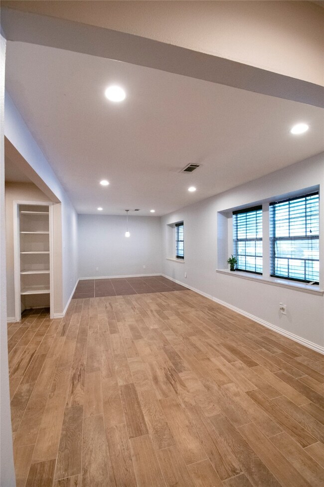 5834 Par Four Dr, Houston, TX 77088 - photo 6