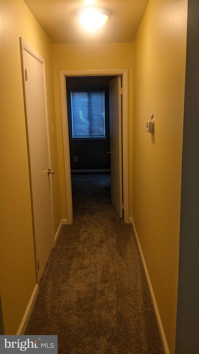 305 A Cypress Point Cir, Mount Laurel, NJ 08054 - photo 3