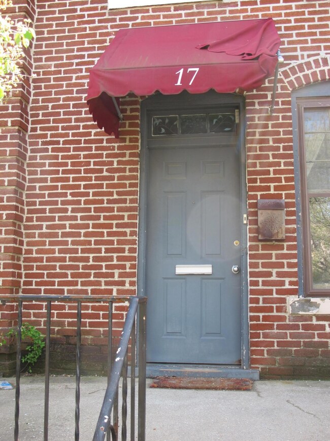 Welcome to 17 Deshler Ave.