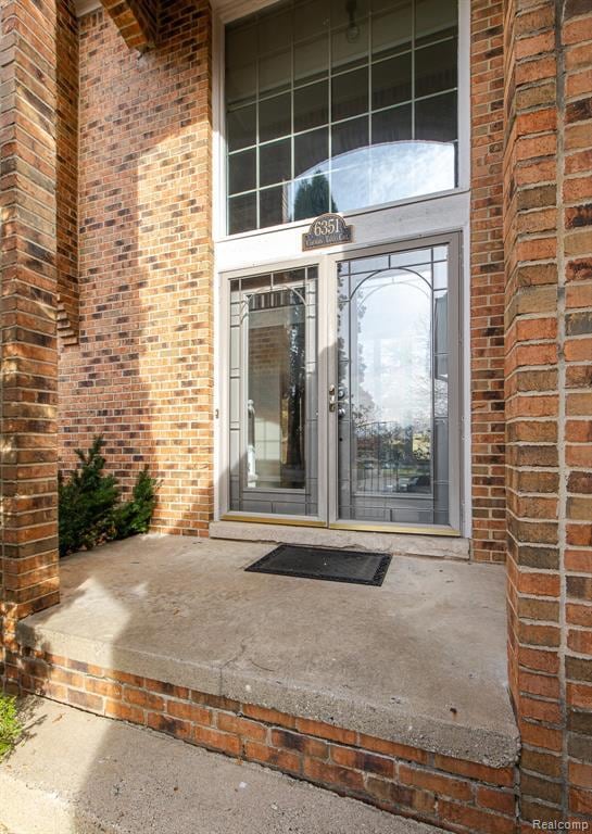 6351 Cherry Tree Ct, Rochester Hills, MI 48306 - photo 5